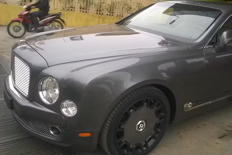 Hiện chưa rõ chi phí cho bộ mâm độ lạ mắt này, tuy nhiên, tại thị trường Việt Nam, rất hiếm những chiếc Bentley Mulsanne được chủ nhân cho lên mâm "khủng". Số lượng Bentley Mulsanne tại thị trường Việt Nam có khoảng hơn 30 chiếc, trong đó, một số chiếc Mulsanne mang biển trắng và đã qua sử dụng có mức giá tầm 9 tỷ đồng.