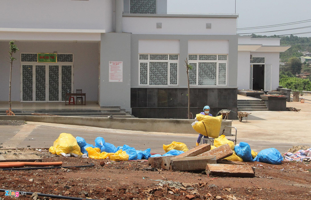 Bệnh viện nghìn tỷ mới sử dụng phải xin thêm 60 tỷ để sửa - Hình 7 Benh vien nghin ty moi su dung phai xin them 60 ty de sua-Hinh-7