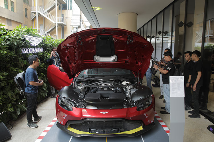 Theo Tổng Giám Đốc Công Ty TNHH CT - Wearnes Việt Nam, nhà phân phối chính hãng của Aston Martin, Lamborghini và Bentley tại Việt Nam nhận định: “Theo báo cáo của High Net Worth Handbook 2019 Wealth-X, Việt Nam được dự báo sẽ đứng thứ 4 trong nhóm các nước có tốc độ tăng trưởng người giàu nhanh nhất thế giới".