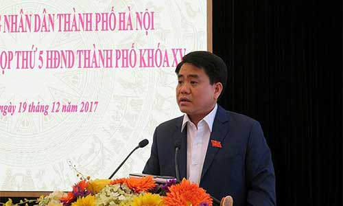 Chủ tịch UBND TP Hà Nội Nguyễn Đức Chung tiếp xúc với cử tri quận Hoàn Kiếm (sau kỳ họp thứ 5 của HĐND TP Hà Nội).