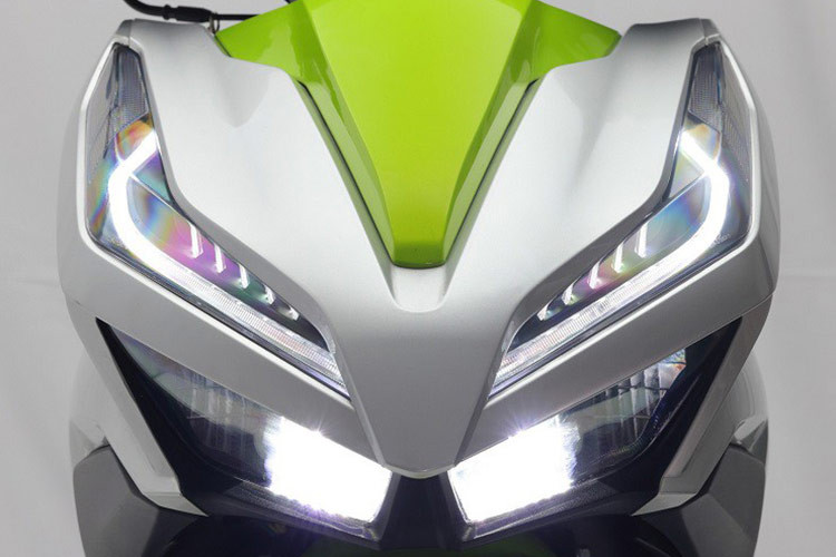 Về cơ bản, thiết kế xe ga Qingqi Oreo 150 giống y hệt mẫu xe tay ga nhà Honda, xe cũng được trang bị cụm đèn pha LED, cụm đồng hồ kỹ thuật số toàn phần. Xe có kích thước tổng thể là 2000 x 680 x 1000mm và chiều cao yên 760mm với khoảng sáng gầm 120mm.