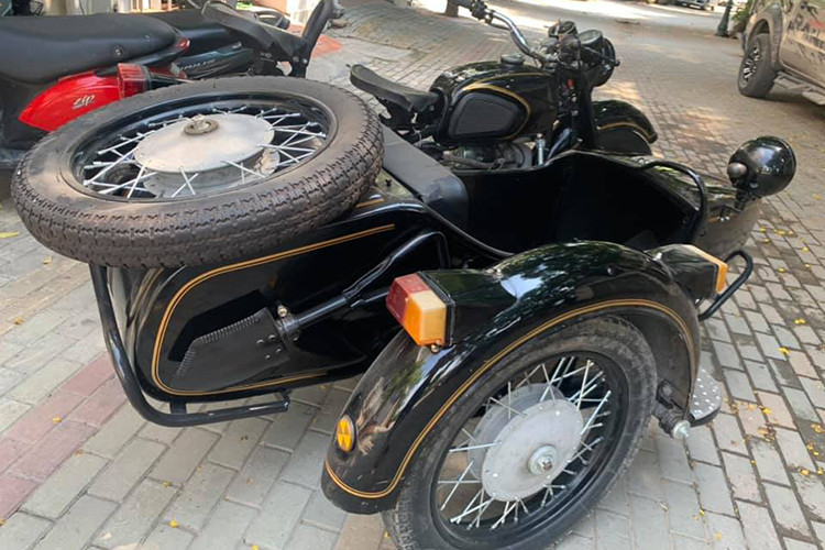 Chiếc Ural trong bài viết này của một người chơi tại Hà Nội, xe xuất xưởng đời 2005 là dòng xe Ural Patrol, được trang bị động cơ 745cc 4 thì(4-stroke) cho công xuất tối đa lên tới 41Hp và đạt tốc độ tối đa lên tới 120km/h.