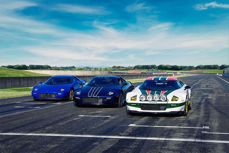 Khi rời khỏi nhà máy của Ferrari, những chiếc 430 Scuderia vốn chỉ được trang bị hộp số bán tự động và không có phiên bản số sàn. Chính vì vậy MAT sẽ phải tự phát triển hộp số mới, hoặc mua một bộ hộp số phù hợp cho động cơ V8 nêu trên từ một hãng sản xuất khác.