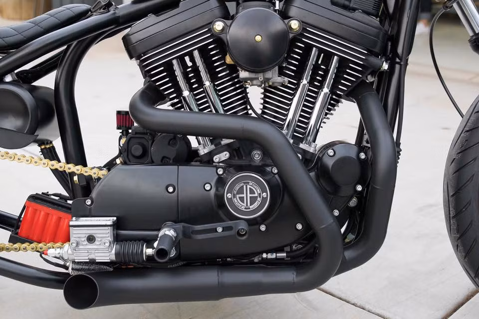 Khối động cơ V-Twin nguyên bản trên Forty-Eight được giữ nguyên nhưng được sơn màu đen mờ mạnh mẽ. Logo của DP Customs được gia công CNC để thay thế cho nắp máy nguyên bản của Harley-Davidson. Hệ thống xả mới được tinh chỉnh để cho ra âm thanh mạnh mẽ và uy lực hơn.
