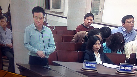 Ông Hà Văn Thắm trả lời thẩm vấn tại tòa