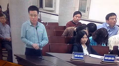 Ông Hà Văn Thắm trả lời thẩm vấn tại tòa