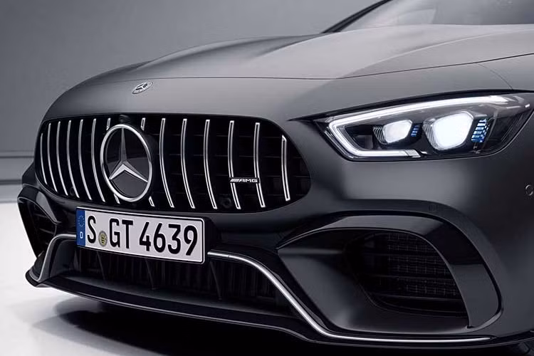 Tuy nhiên đổi lại, khách hàng sẽ phải trả số tiền lên tới 185,342 Euro cho chiếc AMG GT 4 cửa cao cấp nhất này. Mặc dù vậy, những khách hàng cảm thấy sức mạnh AMG GT 63 S quá "dư thừa" so với nhu cầu sử dụng hoặc đơn giản là không đủ điều kiện để sở hữu chiếc xe nay đã có thể nâng cấp ngoại hình của các bản GT 43, 53 hay 63 thường lên tương tự.