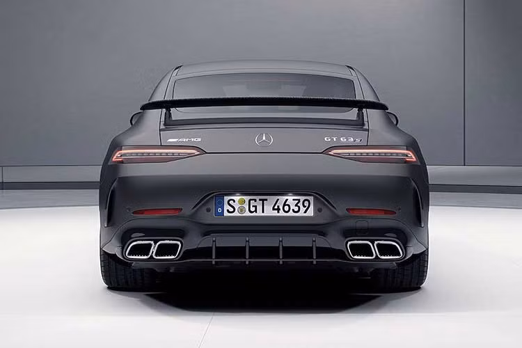 Hiện tại, những khách hàng đang sở hữu Mercedes-Benz AMG GT 43, 53 và 63 tại thị trường Đức đã có thể đặt mua gói trang bị khí động học này với giá 3.391 Euro (tương đương 89,9 triệu đồng).