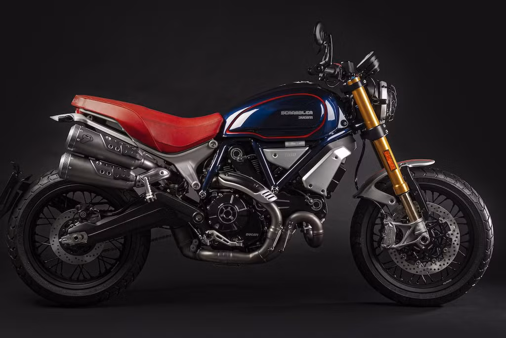 Trước đây, nhóm này cũng từng hợp tác với Ducati để ra đời phiên bản giới hạn dành riêng cho các thành viên. Đó là vào năm 1995, khi Ducati sản xuất 36 chiếc Monster 900 Club Italia. Đến nay, mẫu xe này vẫn được giới mê xe săn tìm và sưu tầm.