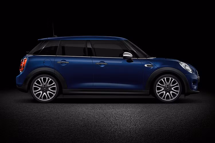 Phiên bản đặc biệt này seẽ chỉ có đúng 180 chiếc được sản xuất dành cho thị trường Nhật Bản với giá bắt đầu từ 34.300 USD.