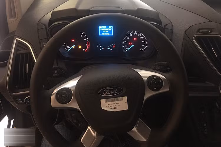 Cung cấp sức mạnh cho Ford Tourneo tại Việt Nam sẽ là động cơ xăng EcoBoost tăng áp dung tích 2 lít, cho công suất xấp xỉ 200 mã lực và mô-men xoắn 300 Nm. Hộp số tự động 6 cấp. Như vậy xe sẽ không có lựa chọn máy dầu dành cho các đối tượng khách hàng kinh doanh hay những người muốn tiết kiệm chi phí nhiên liệu.