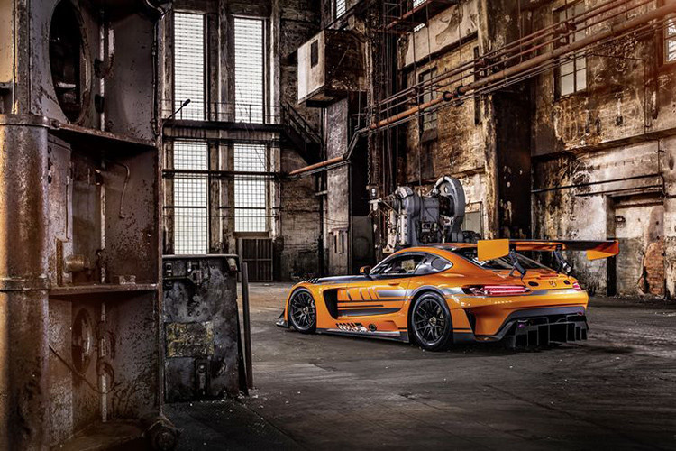 Đối với GT3 mới, Mercedes muốn chiếc xe đua có chi phí sử dụng phải chăng, vì vậy, họ cũng đã cải tiến khối động cơ V8 6.3 lít của chiếc xe, để đảm bảo nó có thời gian làm việc lâu hơn, tối thiểu việc nâng cấp, bảo trì.