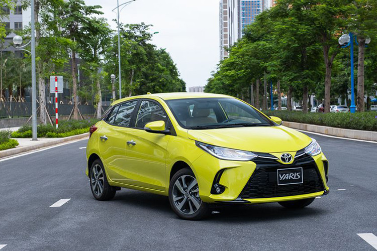 Đứng liền sau là Toyota Yaris và Suzuki Ciaz với cùng doanh số 8 xe. Góp mặt tại phân khúc xe hạng B, nơi có quá nhiều đối thủ mạnh như Toyota Vios, Hyundai Accent hay Honda City.