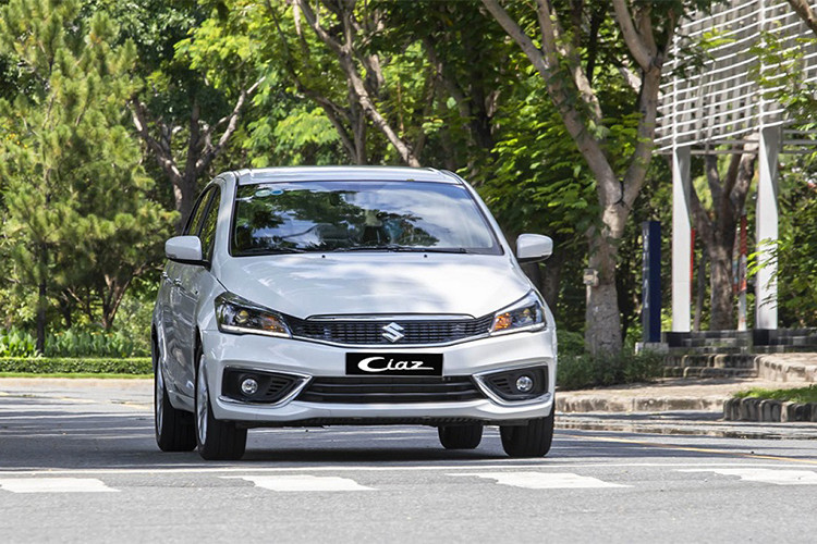 Yaris và Ciaz với sự nghèo nàn về phiên bản (chỉ 1 tùy chọn, có giá niêm yết tương ứng 684 và 534,9 triệu đồng) rất khó tạo được doanh số ấn tượng. Cặp đôi này cũng đã ngừng phân phối tại thị trường ôtô Việt Nam.