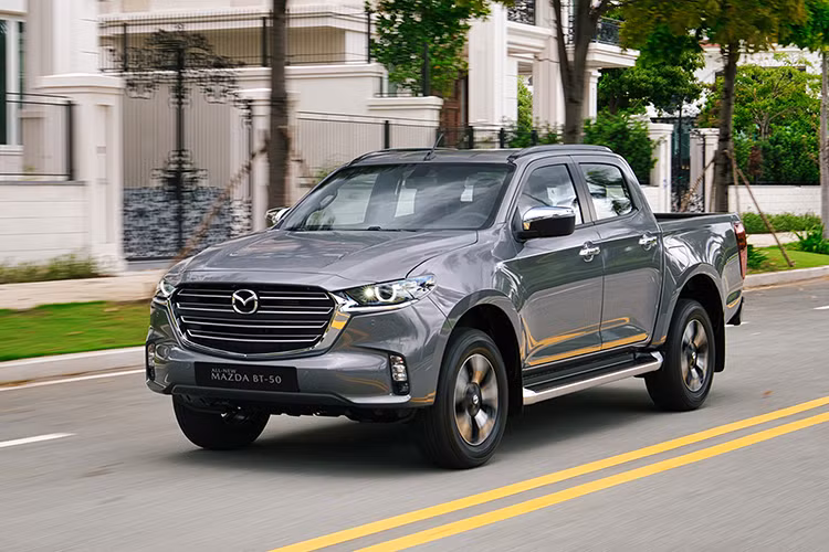Danh sách top ôtô ế ẩm nhất Việt Nam năm 2024 vẫn là "lãnh địa" của xe Nhật với nhiều cái tên quen thuộc. Dẫn đầu là Mazda BT-50 với 5 xe được người tiêu dùng Việt lựa chọn. Dù sở hữu khoảng giá hấp dẫn nhất phân khúc (từ 554 triệu đồng). 
