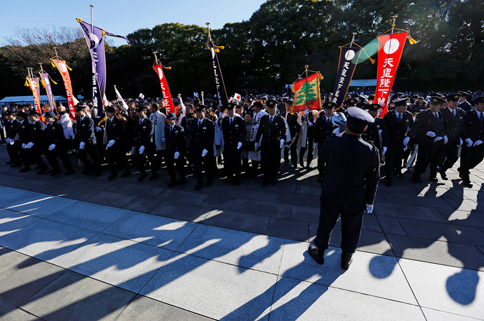 90.000 người hô "vạn tuế" khi Nhật hoàng chúc năm mới lần cuối - Hình 3 90.000 nguoi ho