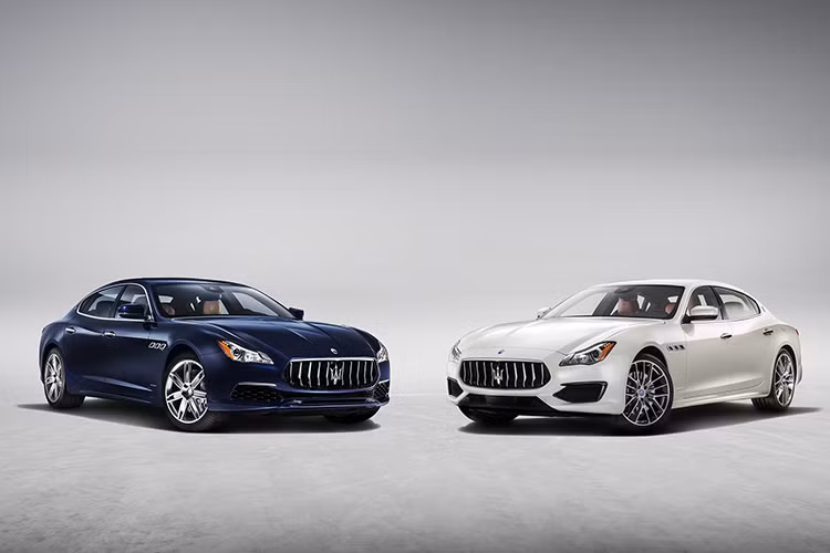 Chiếc xe sang Maserati Quattroporte GranSport GTS 2017 vừa cập bến thị trường Việt Nam thuộc diện phân phối chính hãng và được trang bị nhiều option nên được cho có mức giá bán tham khảo gần 12 tỷ đồng. Trong đó, bản tiêu chuẩn của Maserati Quattroporte GranSport GTS 2017 được phân phối chính hãng 10,5 tỷ đồng.