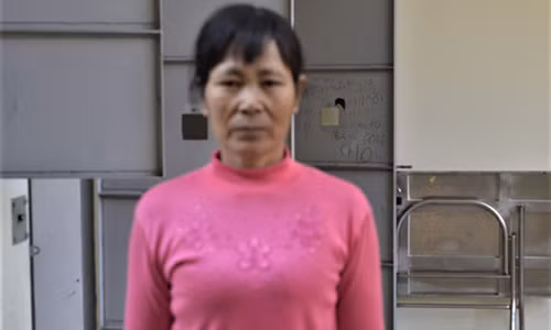 Ghen tuong, nguoi phu nu rach mat tinh dich, bo tron 21 nam