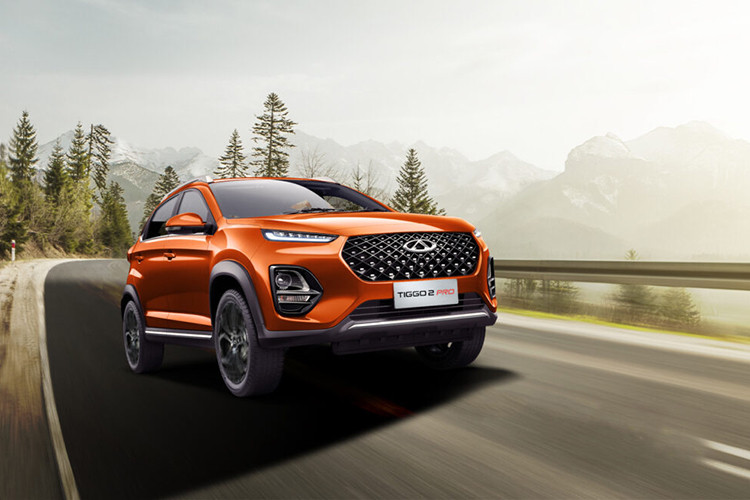 Về Việt Nam, Chery Tiggo 2 Pro sẽ gặp phải sự cạnh tranh của hai đối thủ khó nhằn là Toyota Raize và Kia Sonet. Lợi thế của 2 đối thủ trên đầu tiên rõ ràng là thương hiệu. Về trang bị, Tiggo 2 Pro cũng không hề thua kém các mẫu xe cùng phân khúc. Chỉ còn giá bán là một trong những yếu tố quan trọng quyết định sức hút của xe.