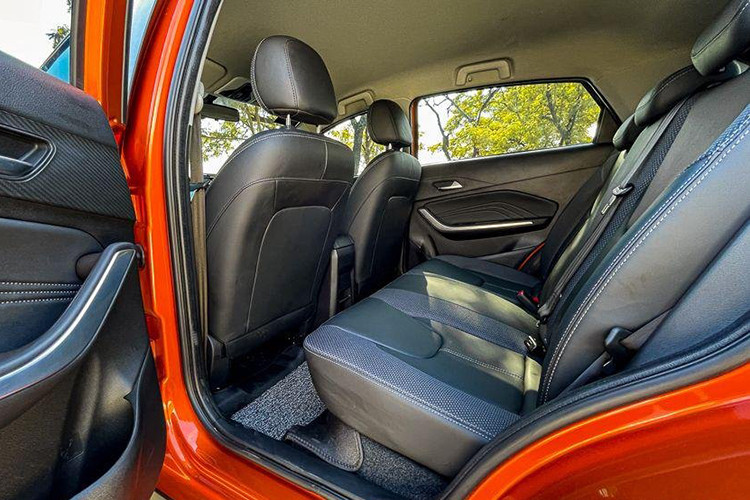 Tiggo 2 Pro sử dụng động cơ dung tích 1.5L hút khí tự nhiên do chính Chery phát triển cho công suất 114 mã lực và mô-men xoắn cực đại 143 Nm. Thông số trên có phần tương đồng với đối thủ Kia Sonet.