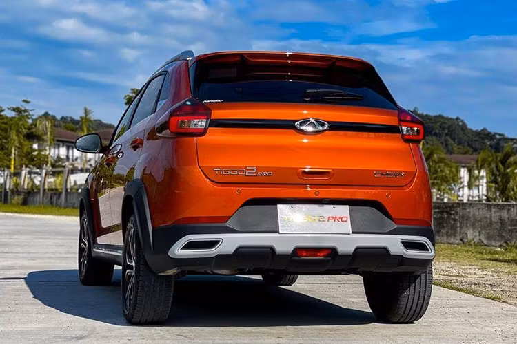 Thiết kế của Tiggo 2 Pro được đánh giá trẻ trung và thời trang hơn khi Chery sử dụng ngôn ngữ thiết kế Life in Motion 3.0. Đầu xe gây chú ý với lưới tản nhiệt hình lục giác, kiểu ma trận mạ chrome. Hệ thống chiếu sáng đều sử dụng bóng LED và được bố trí kiểu 2 tầng.