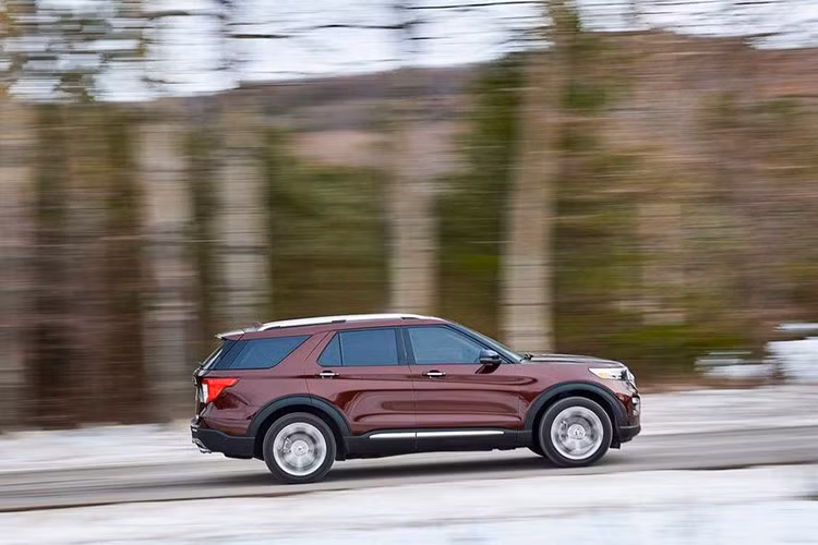 Trong khi đó, ông Craig Patterson, giám đốc marketing của dòng xe Ford Explorer 2020 mới cho biết thêm: "Explorer hoàn toàn mới được thiết kế để giúp khách hàng của chúng tôi an tâm và có cảm giác không thể bị ngăn lại. Sự xuất hiện của lốp Michelin Selfseal mới là một ví dụ điển hình cho điều này".