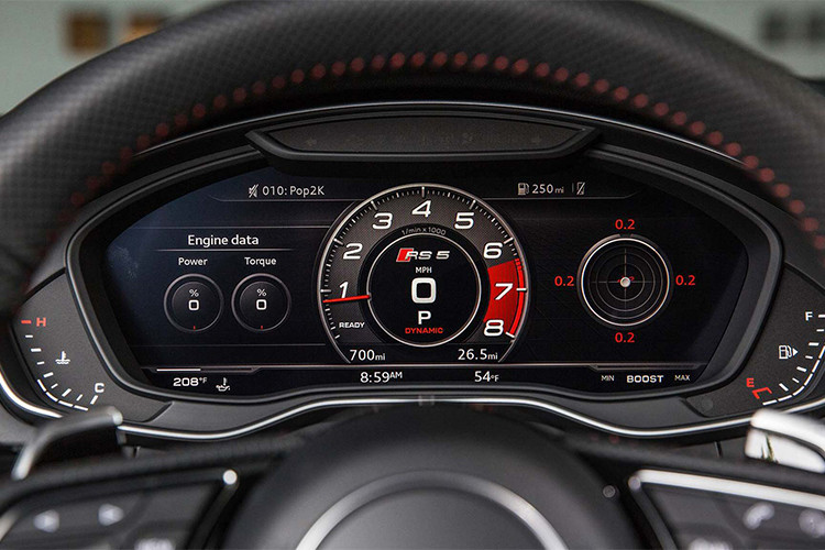 Tại thị trường ôtô Mỹ, Audi RS5 2018 sẽ có giá bán bắt đầu từ 69.900 USD + 975 USD phí vận chuyển = 70.875 USD (khoảng 1,6 tỷ đồng). Tuy nhiên khi muốn trang bị thêm "đồ chơi" cho Audi RS5 2018, khách hàng sẽ phải trả cho mẫu xe này mức giá 96.650 USD (khoảng 2,2 tỷ đồng). 