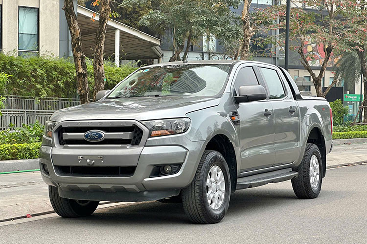 Không chỉ ghi điểm nhờ ngoại hình cứng cáp, khả năng vận hành bền bỉ, mẫu bán tải "quốc dân" Ford Ranger tại Việt Nam còn giữ giá tốt, phù hợp với nhu cầu đa dạng từ di chuyển hàng ngày đến phục vụ công việc.