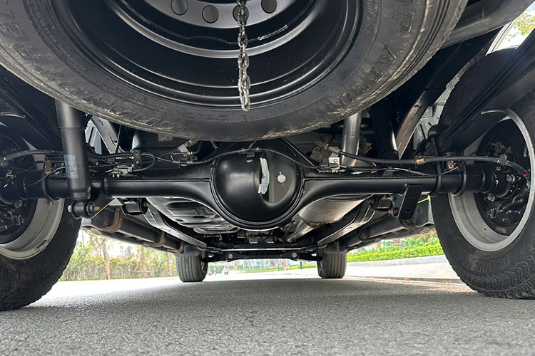 Khối động cơ của Ford Ranger XLS đời 2017 nổi tiếng về độ bền, tiết kiệm nhiên liệu và đủ mạnh để chở hàng nặng hoặc di chuyển trên địa hình khó.