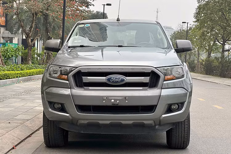 Có thể thấy, sau 8 năm lăn bánh, Ford Ranger XLS 2017 vẫn chứng tỏ được sức hút nhờ độ bền bỉ, thiết kế thực dụng và khả năng vận hành ổn định. Tuy nhiên, khi mua xe cũ, người dùng nên kiểm tra kỹ tình trạng vận hành, lịch sử xe...