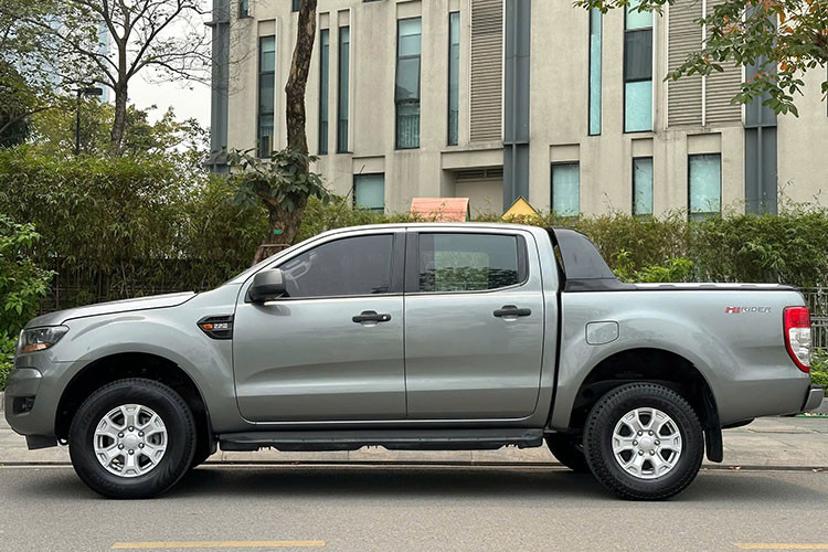 Sự xuất hiện của những chiếc xe bán tải Ford Ranger đời 2017 trên sàn xe cũ với mức giá hợp lý đang tạo nên cơn sốt nhẹ, nhất là trong bối cảnh người mua ngày càng quan tâm tới yếu tố hiệu quả và tiết kiệm.