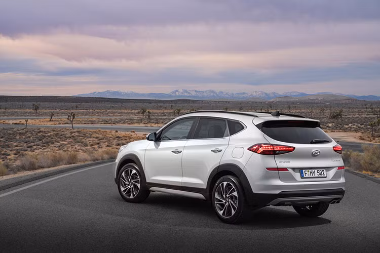 Dự kiến, Hyundai Tucson 2019 tại Đông Nam Á sẽ có thiết kế giống xe ở Mỹ và châu Âu chứ không giống như ở thị trường Trung Quốc. Lần đầu tiên ra mắt trong triển lãm ô tô New York 2018 diễn ra vào tháng 4 năm nay, Hyundai Tucson 2019 sở hữu một số nâng cấp về ngoại hình, tạo sự tương đồng với Kona và Santa Fe mới.
