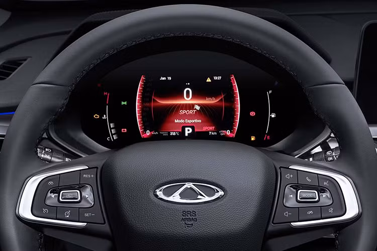 Những trang bị đáng chú ý khác có vô-lăng bọc da đa chức năng, ghế lái chỉnh điện 6 hướng, các chi tiết trang trí bằng kim loại, camera toàn cảnh 540 độ, hệ thống phanh EPB, Autohold và hệ thống nhắc nhở khi lái xe mệt mỏi.