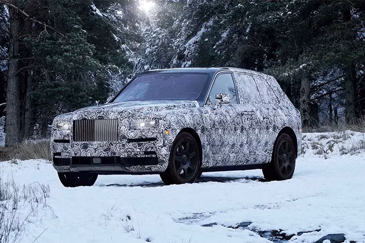 Rolls-Royce Cullinan là tác phẩm tái hiện những giá trị và năng lực đích thực đã giúp Charles Rolls và Henry Royce – 2 đồng sáng lập đáng kính của Rolls-Royce – gây tiếng vang lớn vào nửa đầu thế kỉ trước.