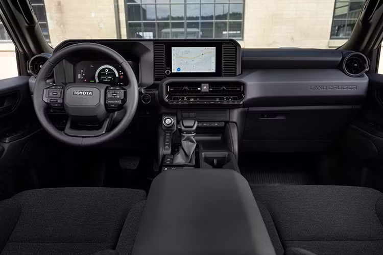 Nâng cấp tiếp theo của Toyota Land Cruiser Prado 2024 ở Việt Nam là gói công nghệ an toàn chủ động Toyota Safety Sense 3.0. Gói này bao gồm những tính năng như hệ thống kiểm soát hành trình ở mọi dải tốc độ, hỗ trợ đưa xe vào giữa làn đường, cảnh báo tiền va chạm tích hợp phát hiện người đi bộ, đèn pha tự động, nhận biết biển báo giao thông, lái chủ động và cảnh báo lệch làn đường kèm hỗ trợ đánh lái...