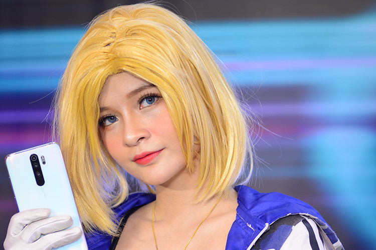 Nối bước người tiền nhiệm cực kỳ thành công Redmi Note 7, Redmi Note 8 tiếp tục cho thấy sự cải tiến về mọi mặt. Trước tiên phải kể đến cụm bốn camera bao gồm camera chính 48MP với cảm biến 1/2-inch, camera góc siêu rộng 8MP, camera macro 2MP và camera 2MP để đo độ sâu trường ảnh. Ở mặt trước, camera selfie 13MP được tích hợp AI để mang đến những tấm ảnh selfie hoàn hảo mọi lúc, đồng thời hỗ trợ tính năng selfie panorama.