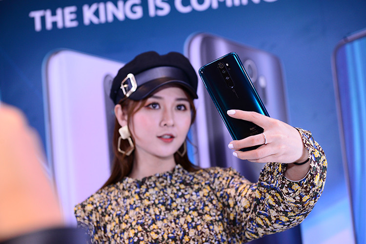 Redmi Note 8 chính thức được bán tại thị trường Việt Nam tại các đại lý và cửa hàng Mi Store ủy quyền từ ngày 10/10/2019 với các cấu hình 3GB RAM + 32GB bộ nhớ trong có giá 3.990.000 đ, bản 4GB RAM + bộ nhớ trong 64GB có giá 4.990.000 đồng, trong khi phiên bản 4GB RAM + 128GB bộ nhớ trong có giá 5.490.000 đồng.