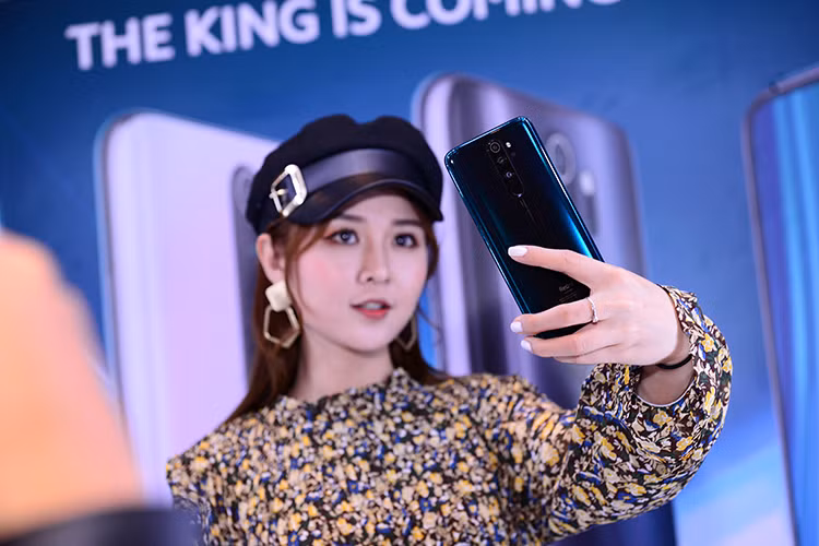 Redmi Note 8 chính thức được bán tại thị trường Việt Nam tại các đại lý và cửa hàng Mi Store ủy quyền từ ngày 10/10/2019 với các cấu hình 3GB RAM + 32GB bộ nhớ trong có giá 3.990.000 đ, bản 4GB RAM + bộ nhớ trong 64GB có giá 4.990.000 đồng, trong khi phiên bản 4GB RAM + 128GB bộ nhớ trong có giá 5.490.000 đồng.