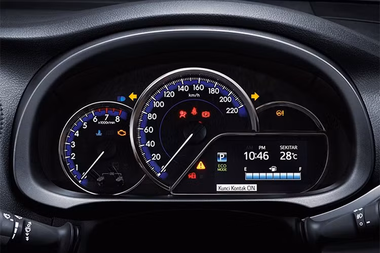 Về các trang bị an toàn, Toyota cũng khá chú trọng cho Yaris bản nâng cấp 2018 với những hệ thống điện tử cơ bản như: chống bó cứng phanh ABS, phân phối lực phanh điện tử EBD, trợ lực phanh BA.