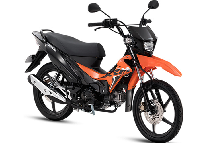 Tại thị trường Phillipines xe được bán với 3 phiên bản là bản thường DS, DSX và Motard. Trong đó, XRM125 DSX được nâng cấp lên phanh đĩa sau và XRM125 Motard sử dụng vành đúc. Mức giá xe Honda XRM 125 mới lần lượt cho 3 phiên bản từ 66.900, 70.400 và 72.600 Piso (tương đương 29,4 - 30,9 và 31,9 triệu đồng).