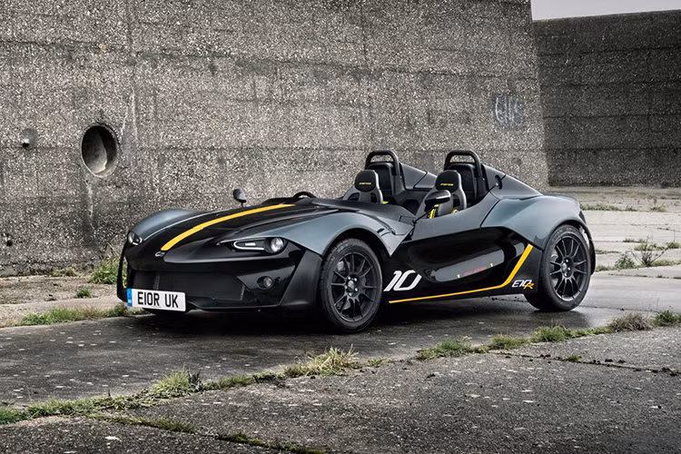 Được biết, Zenos E10 R sẽ sử dụng động cơ 4 xy lanh EcoBoost dung tích 2,3L mượn từ mẫu Ford Focus RS vừa ra mắt.