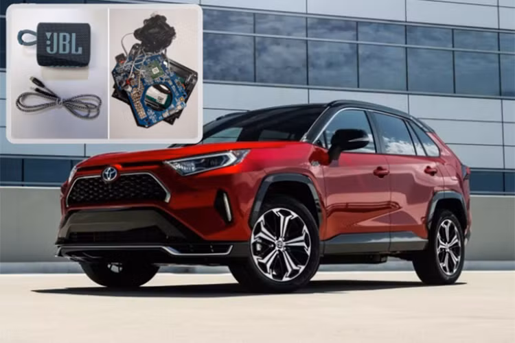 Ke trom be khoa xe oto chi trong 2 phut bang... loa Bluetooth