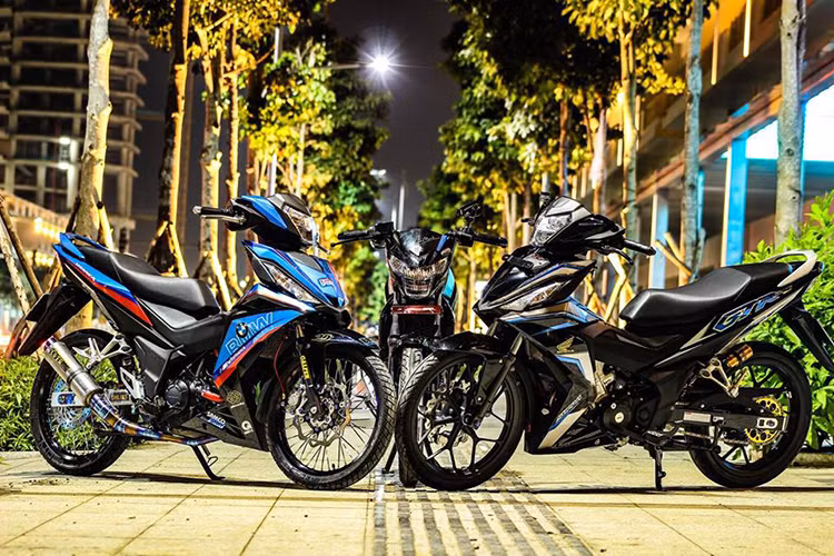 Công suất tối đa của xe là 15,6 mã lực tại 9.000 vòng/phút và mô-men xoắn cực đại đạt 13,5 Nm tại 6.500 vòng/phút. Một điểm đặc biệt của Winner so với các dòng xe underbone khác ở Việt Nam đó là chiếc xe có khung sườn dạng kép thay vì đơn. Tại thị trường Việt Nam, mẫu xe côn tay Winner 150 có giá đề xuất chính hãng từ 45,5 triệu đồng.