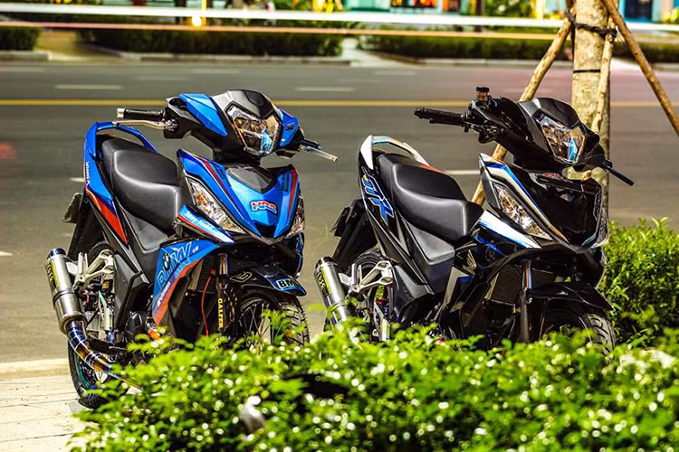 Honda Winner 150 sử dụng hệ truyền động xích dạng trần. Bánh sau 120/70 thiết kế lớn đậm chất thể thao đi kèm phanh đĩa đơn sau cùng bộ để chân được thiết kế dạng "gãy". Chiều cao yên được thiết kế 780 mm, khá phù hợp với những vóc dáng của người tiêu dùng Việt hiện nay.