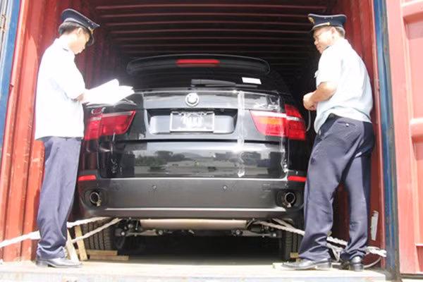 Se mien moi loai thue cho oto Viet kieu ve nuoc lam viec