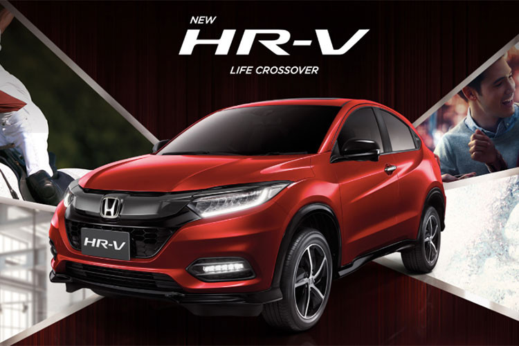 Vào hồi tháng 2/2018 vừa qua, hãng xe Honda đã vén màn phiên bản nâng cấp của HR-V tại thị trường quê nhà Nhật Bản. Sau 4 tháng, mẫu crossover cỡ B này tiếp tục ra mắt thị trường Đông Nam Á, cụ thể là Thái Lan. Dự kiến, Honda HR-V 2018 sẽ chính thức xuất hiện tại các showroom chính hãng ở Thái Lan từ ngày 8/7 tới.