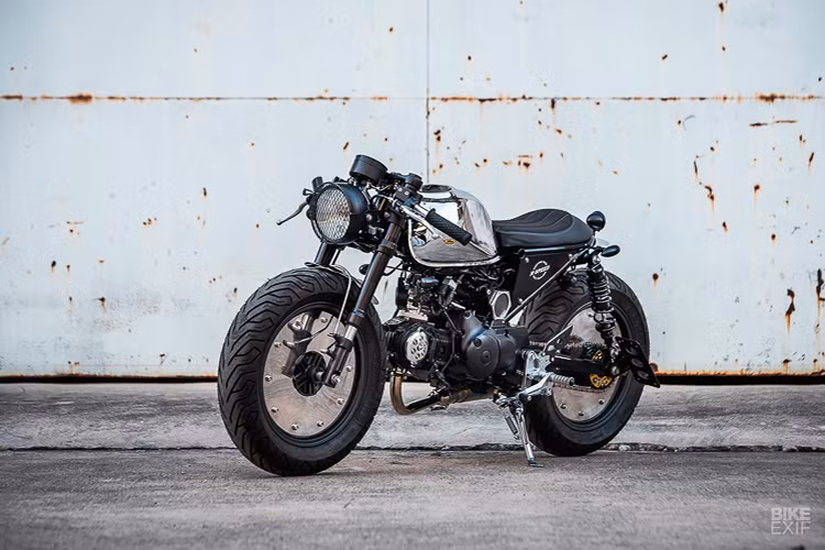 Cùng với Super Cub C125, Honda Monkey 125 mới hiện đang được phân phối chính hãng tại Việt Nam với mức giá 84.990.000 đ. Đây là mức giá cực kỳ hấp dẫn so với mức giá trước đó được các cửa hàng tư nhân nhập về theo dạng tiểu ngạch ở mức hơn 100 triệu đồng.