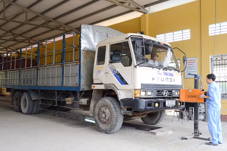 Gan 14.000 oto het han su dung tu 1/1/2024, lan banh xu phat ra sao?