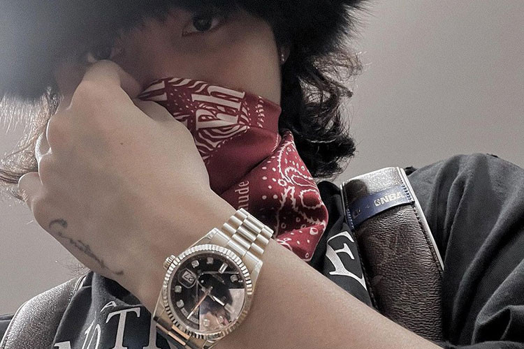 Mẫu đồng hồ Rolex màu vàng hồng từng được Sơn Tùng M-TP chia sẻ lên mạng xã hội. 