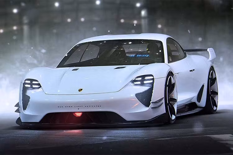 Đứng đầu trong số những mẫu xe ôtô chạy điện 2018 là siêu xe Porsche Mission E. Mẫu xe này được trang bị hệ thống pin điện tử có thể cho xe chạy quãng đường lên tới gần 500 km chỉ với một lần sạc. 